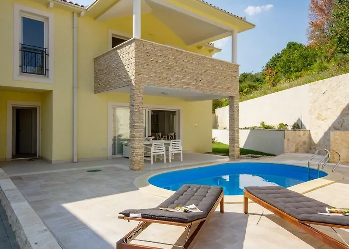 House Sunny Rock Baska